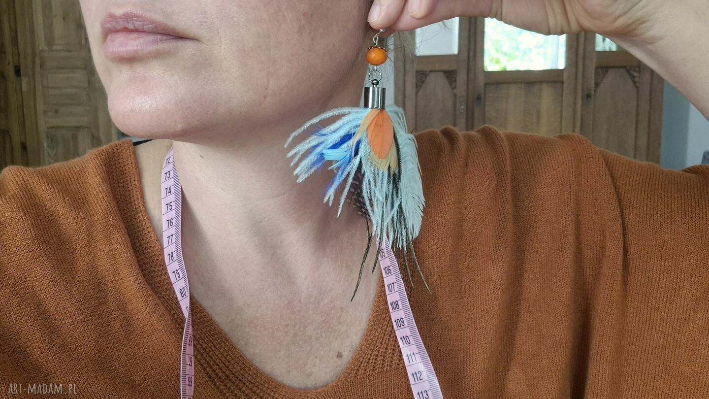 Kolczyki pióra leciutkie Boho - kolorowe rękodzieło Ruda Klara (box x1)