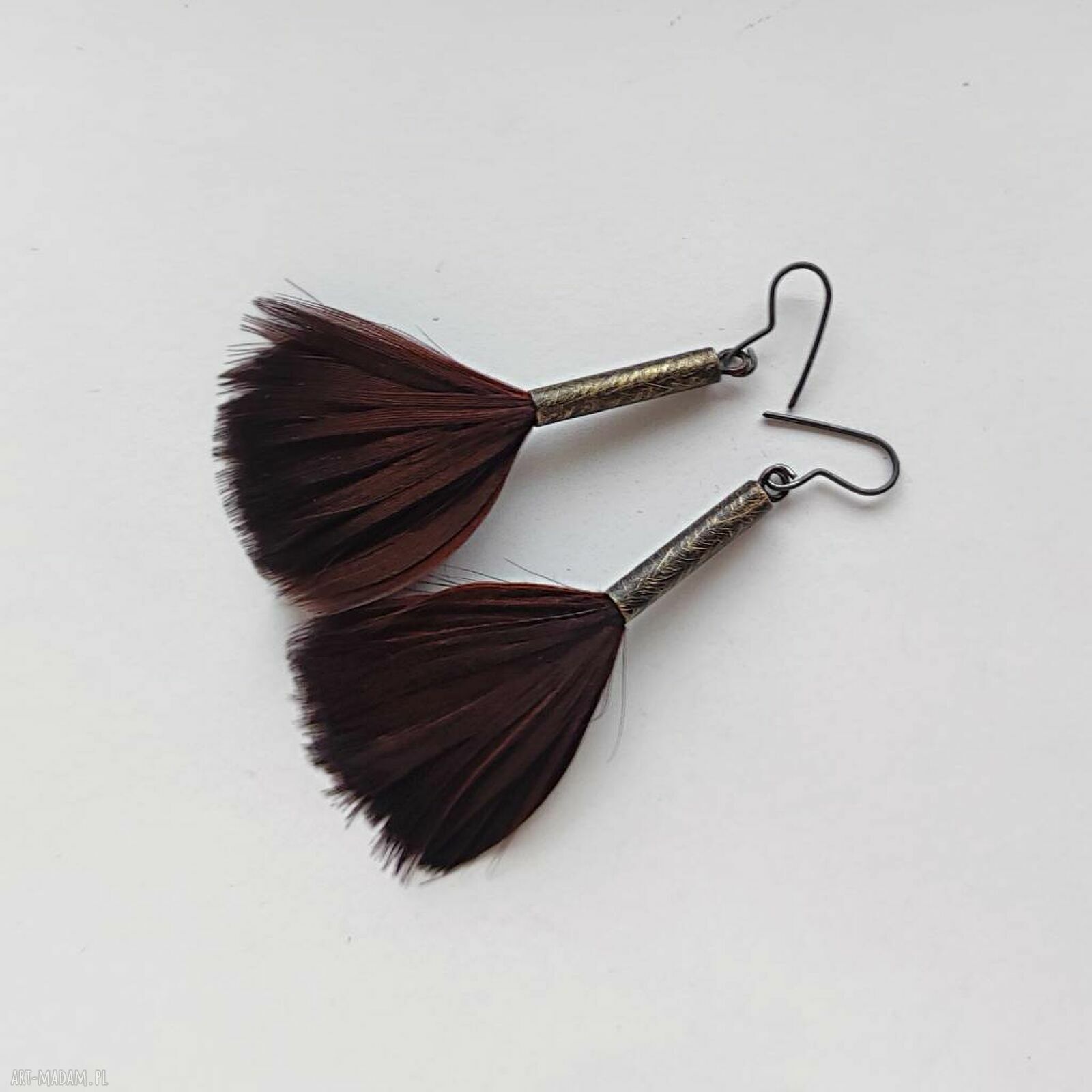 Kolczyki piórko z mosiądzu zmatowionego - boho dodatek pełen lekkości