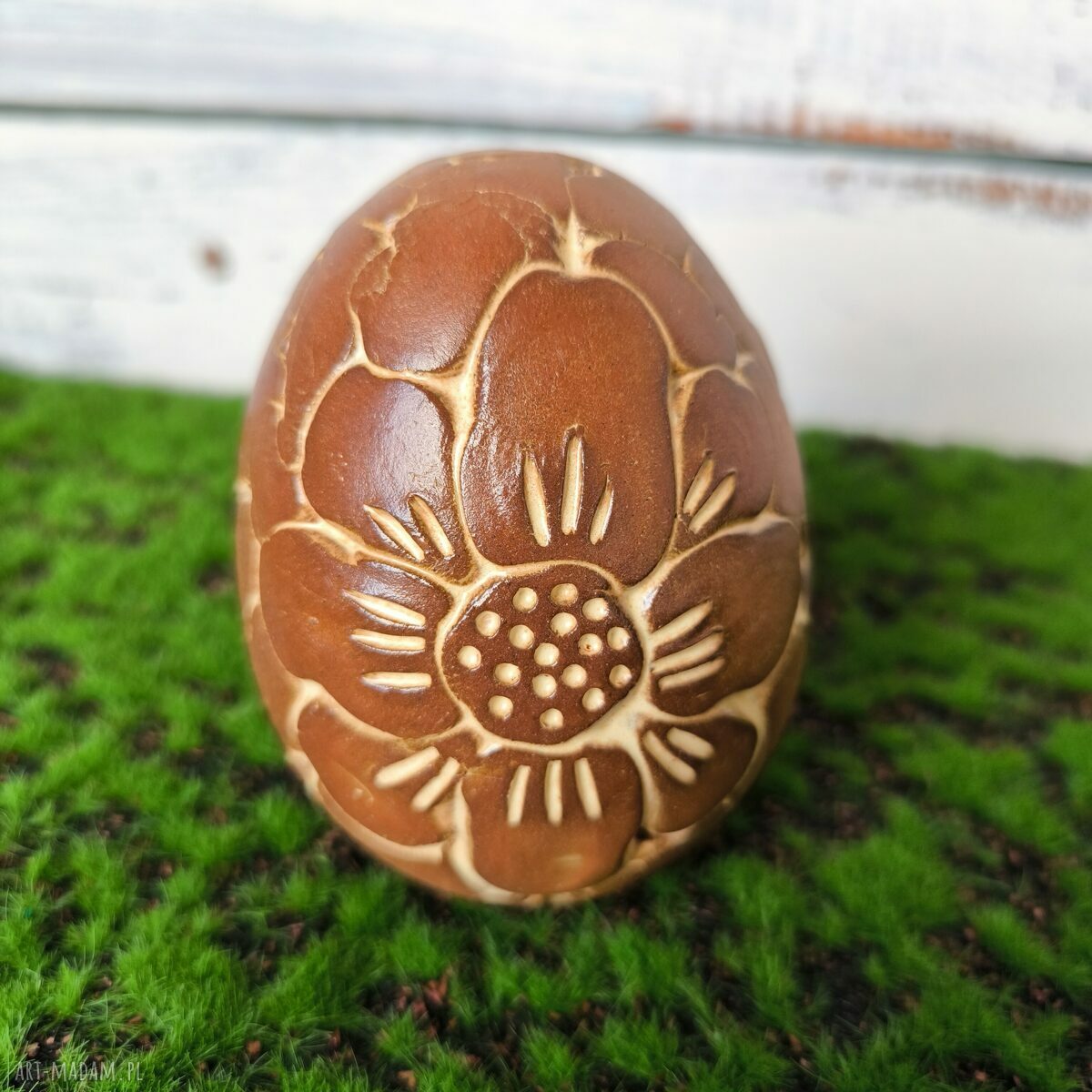 Pisanka ceramiczna z kwiatem - unikatowa dekoracja wielkanocna