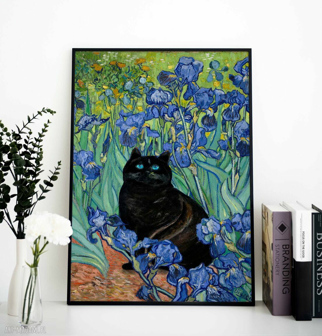 Czarny kot w irysach Van Gogha - plakat 40x50 cm