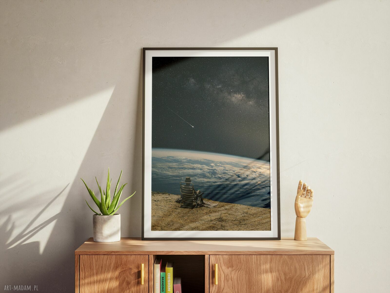 Plakat minimalistyczny Outsider 50x70 cm - kosmos i wolność