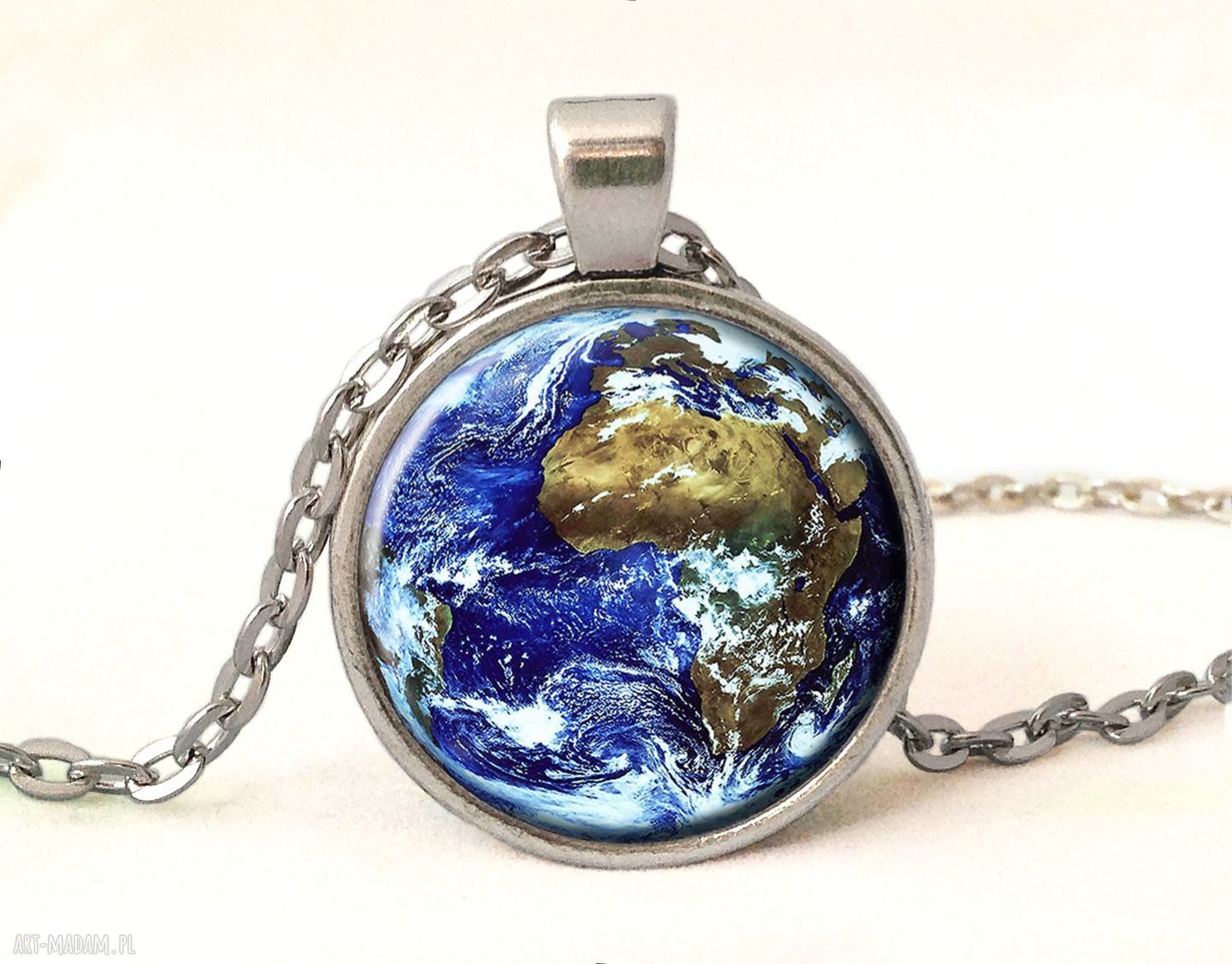 Ziemia medalion łańcuszkiem planeta kosmos prezent naszyjnik
