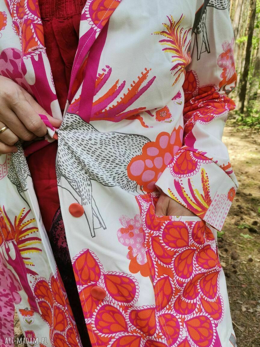 Handmade kolorowy płaszcz damski w kwiatowe wzory z jeansu lub płótna