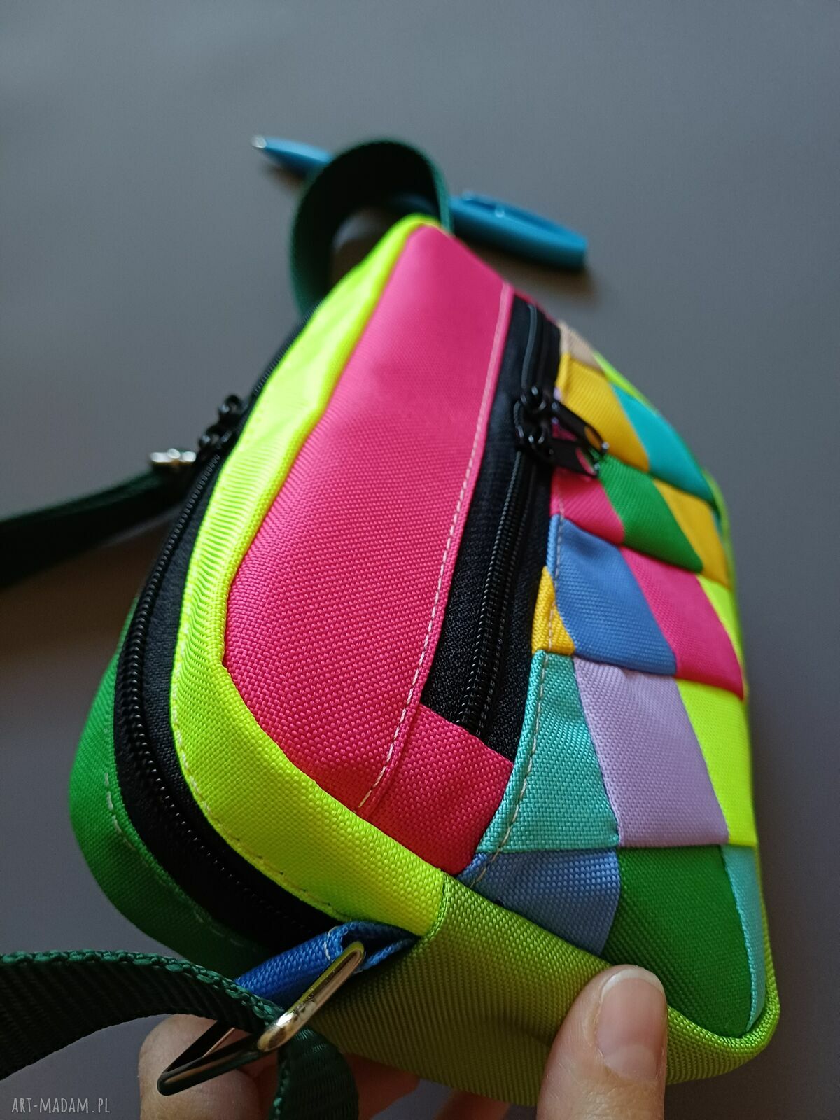 Play with colors - kolorowa saszetka na ramię