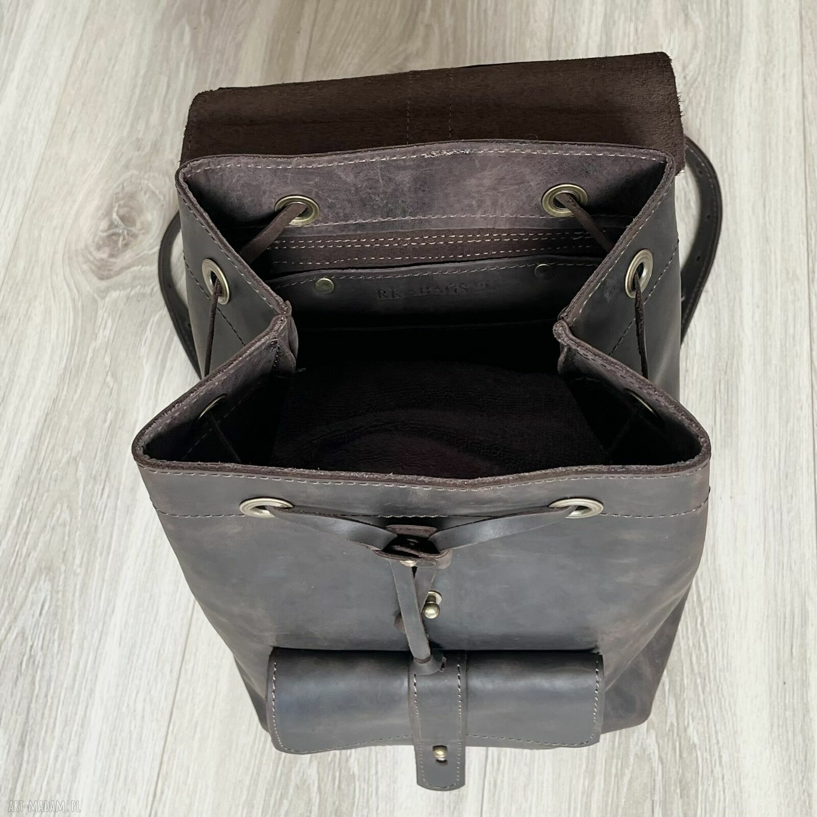 Plecak ciemno-brązowy vintage ze skóry Crazy Horse - handmade do miasta
