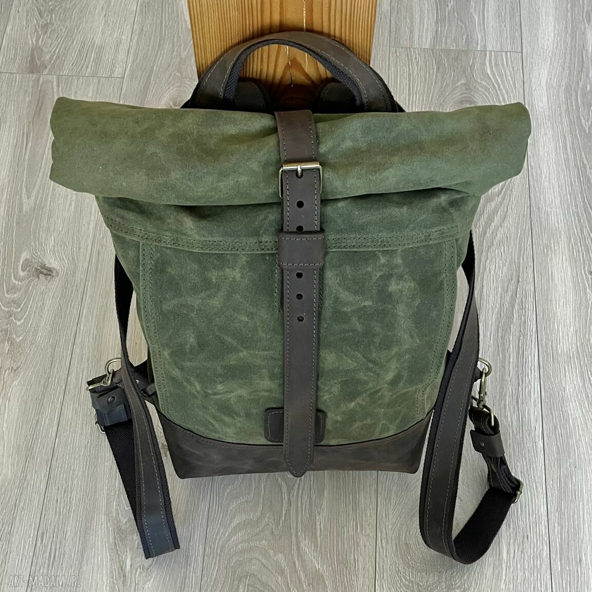 plecaki: Plecak rolowany ze skóry i bawełny woskowanej zielono brązowy. HandMade