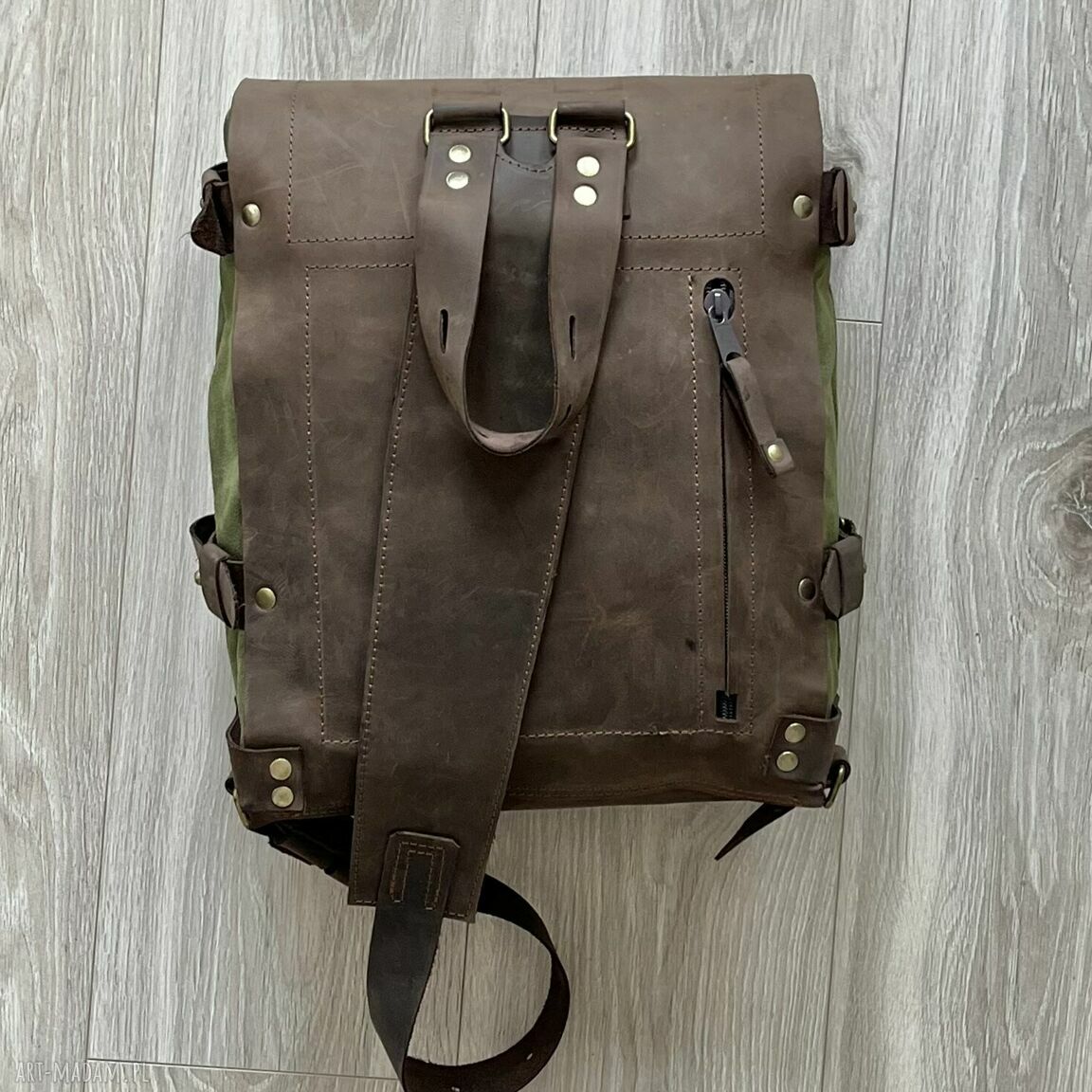 plecaki: Plecak ze skóry i bawełny woskowanej zielono brązowy wersja na jeden pas nośny