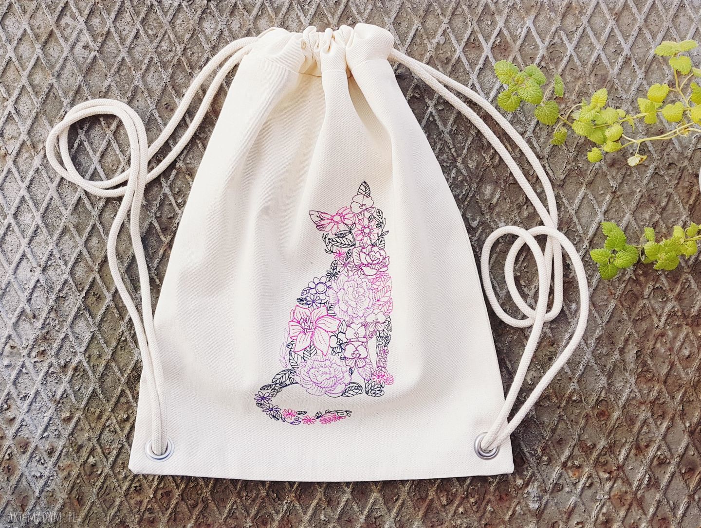 Plecak-worek Floral Cat beżowy z haftem kota - ręcznie szyty