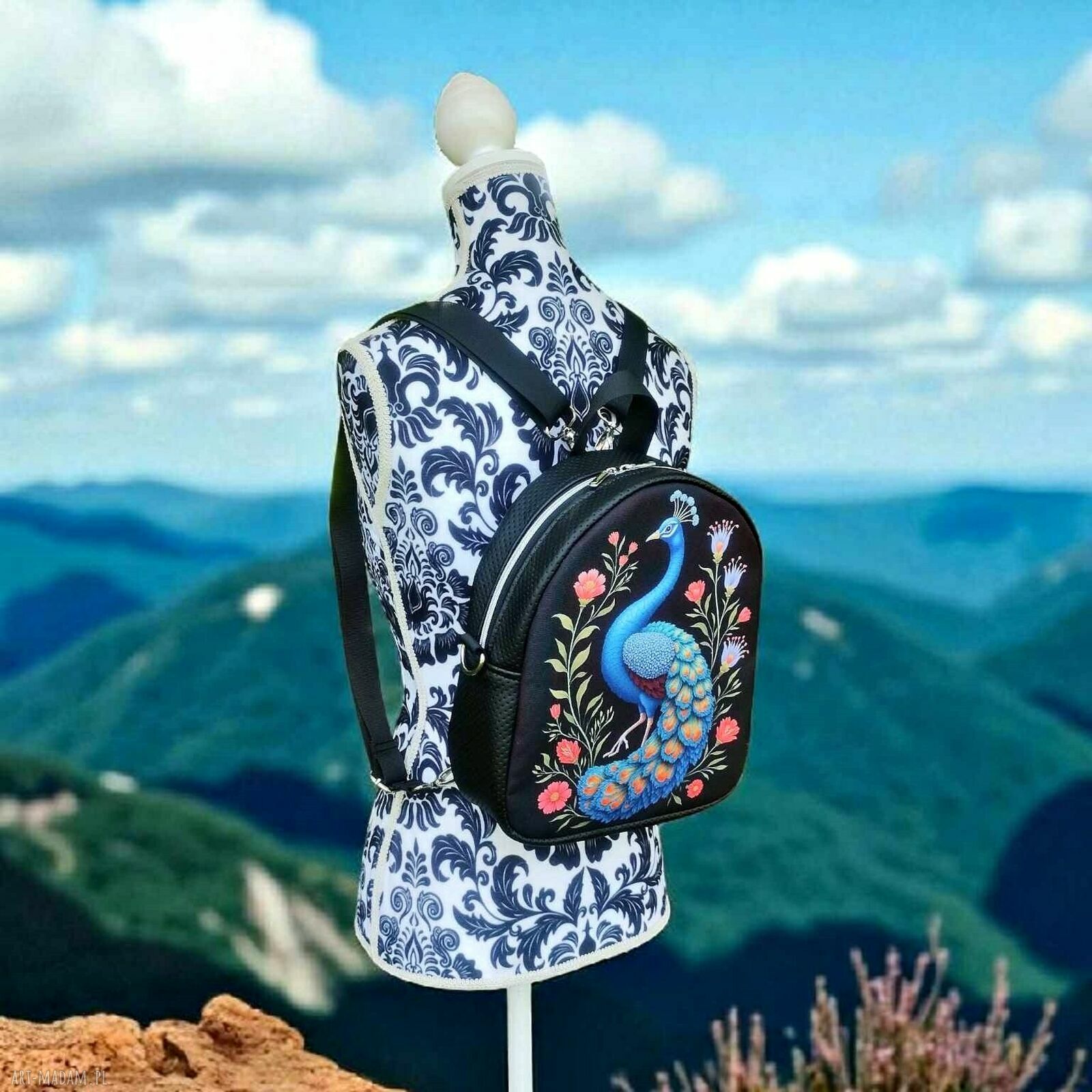 Plecak miejski NIEMAZACO z kolorowym pawiem - handmade