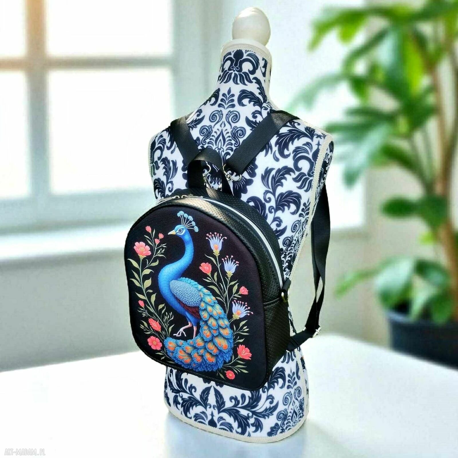 Plecak miejski NIEMAZACO z kolorowym pawiem - handmade