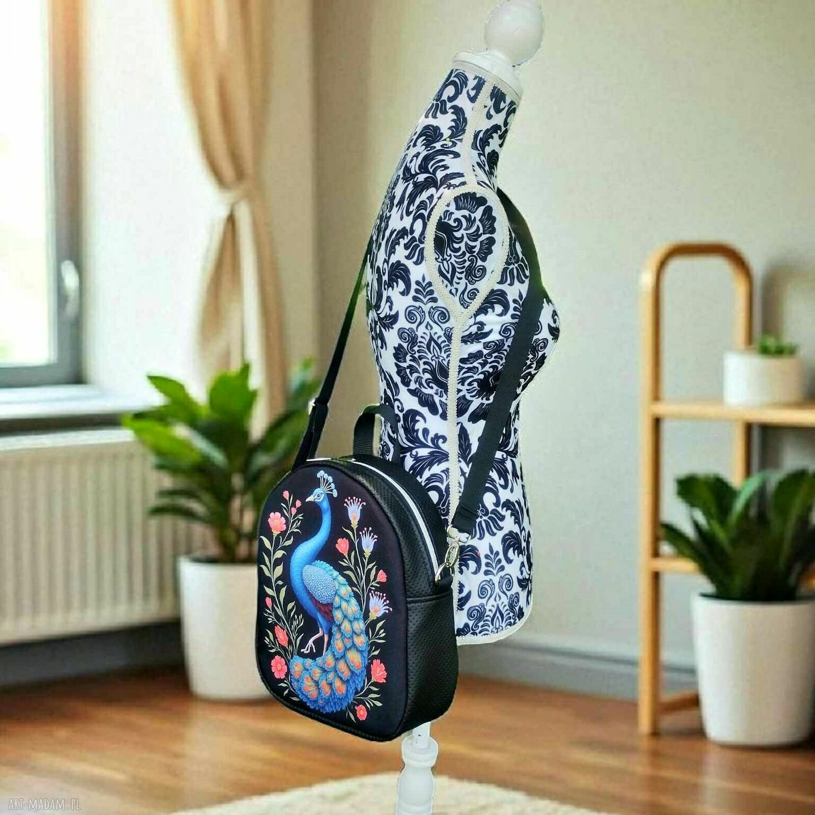 Plecak miejski NIEMAZACO z kolorowym pawiem - handmade