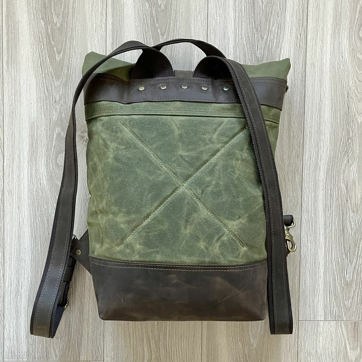 plecaki: Plecak rolowany ze skóry i bawełny woskowanej zielono brązowy. HandMade