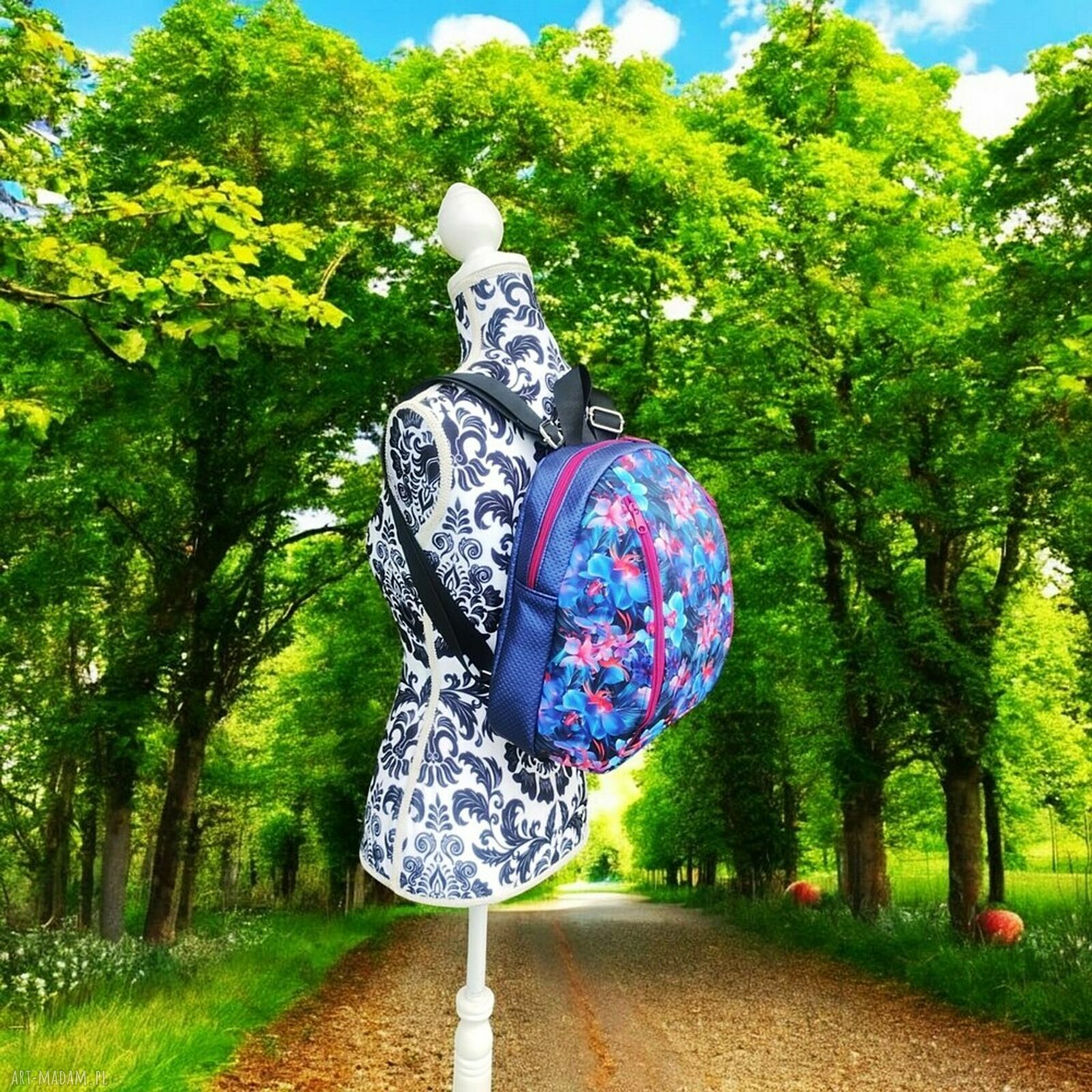 Plecak SANCHOPANSO kubełkowy spacerowy ORCHIDEE - z dwiema kieszeniami