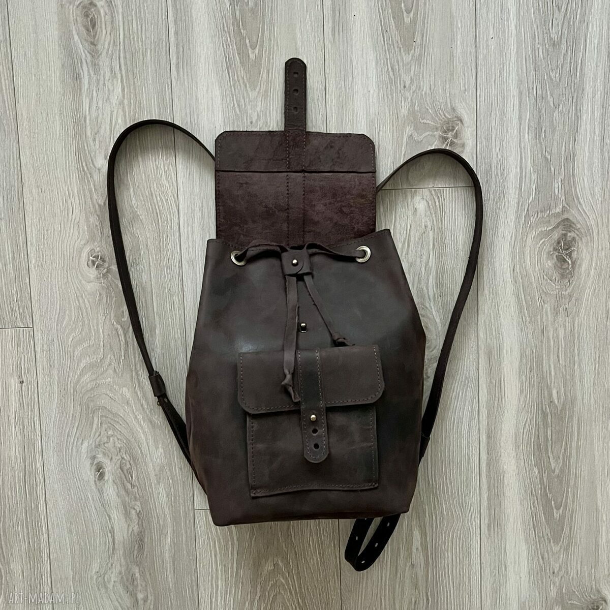 plecaki: Plecak w kolorze ciemny brąz wykonany ze skóry „Crazy Horse” w stylu Vintage