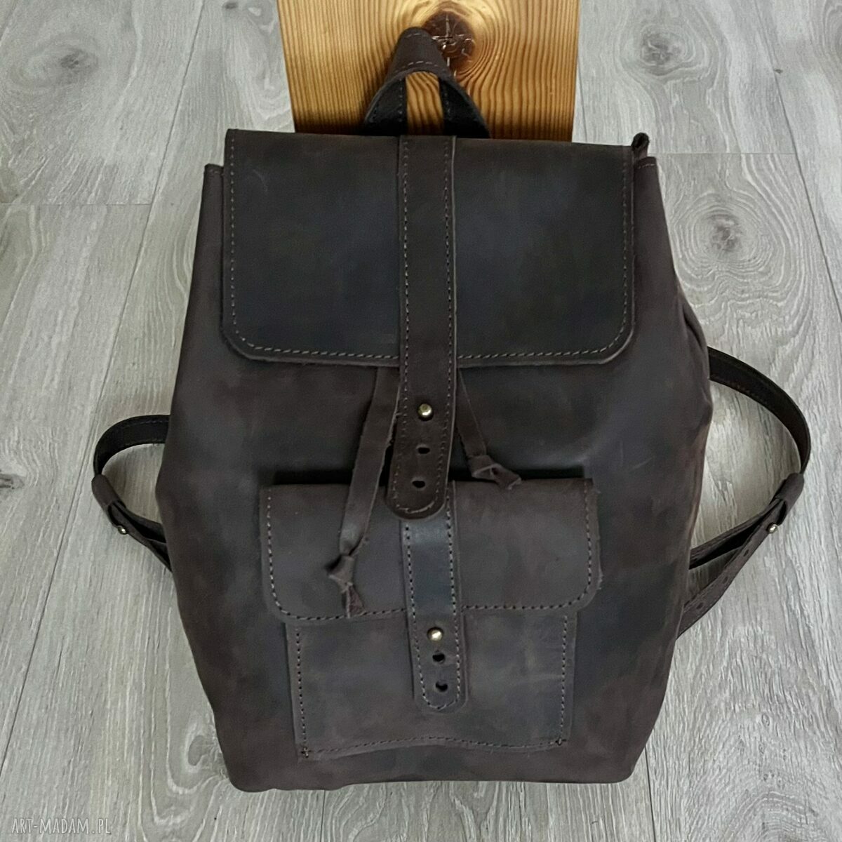 plecaki: Plecak w kolorze ciemny brąz wykonany ze skóry „Crazy Horse” w stylu Vintage