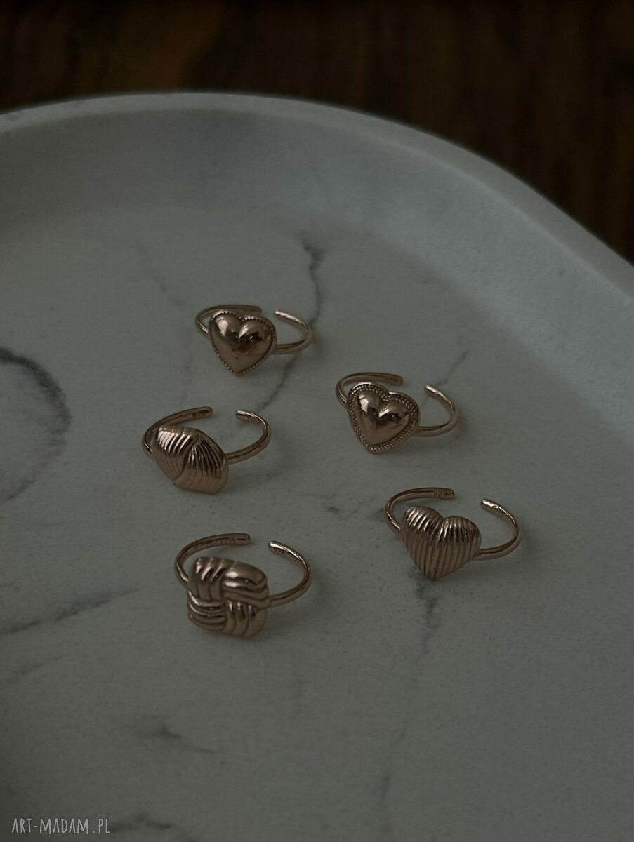 pierścionki: Pierścionek z sercem z różowego złota Handmade