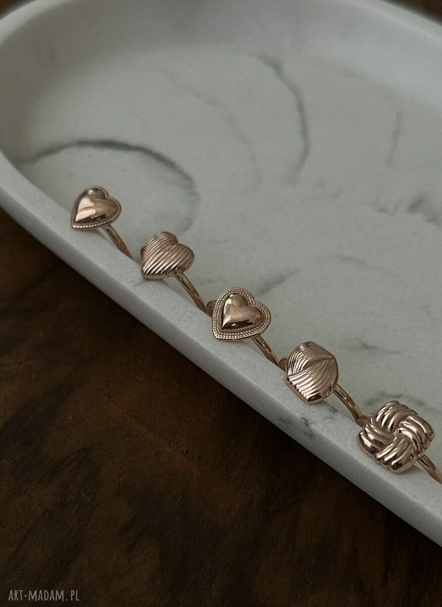 pierścionki: Pierścionek z sercem z różowego złota Handmade