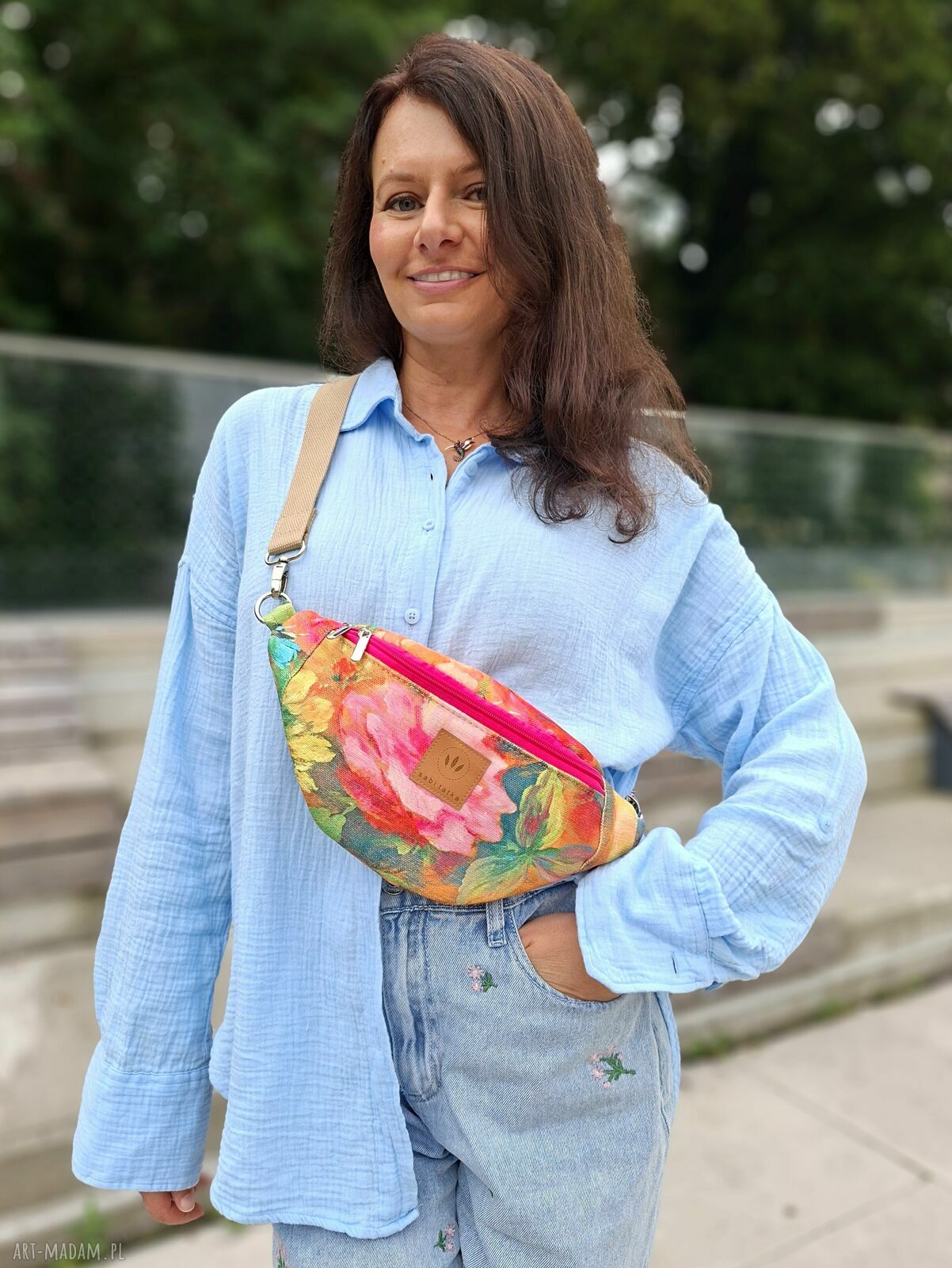 Płócienna nerka damska Malowane Kwiaty