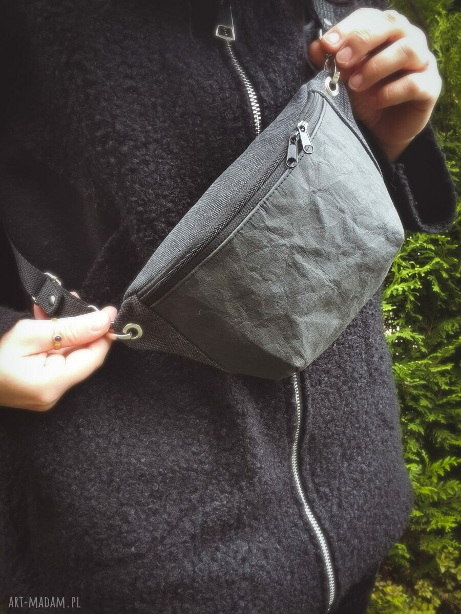 Mini nerka unisex z canvasu regulowany pasek, kieszonka z tyłu (ręcznie szyta)