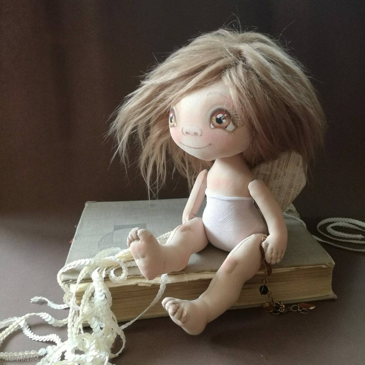 POCIECHA ZU - aniołek tekstylny ręcznie szyty i malowany (ok. 25 cm)