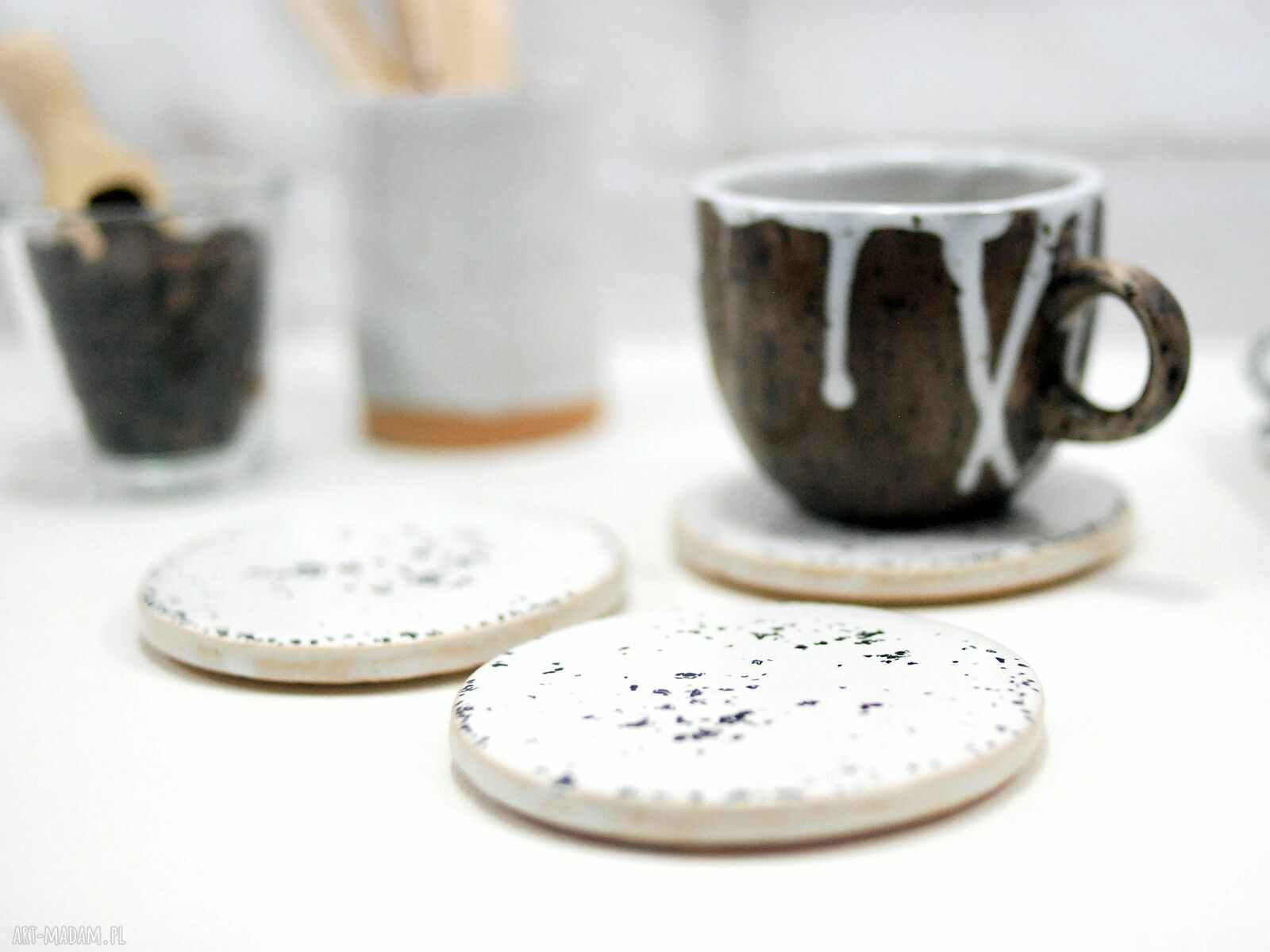 Podkładki pod filiżanki Terrazzo - ręcznie robione ceramiczne (Ø 9 cm)