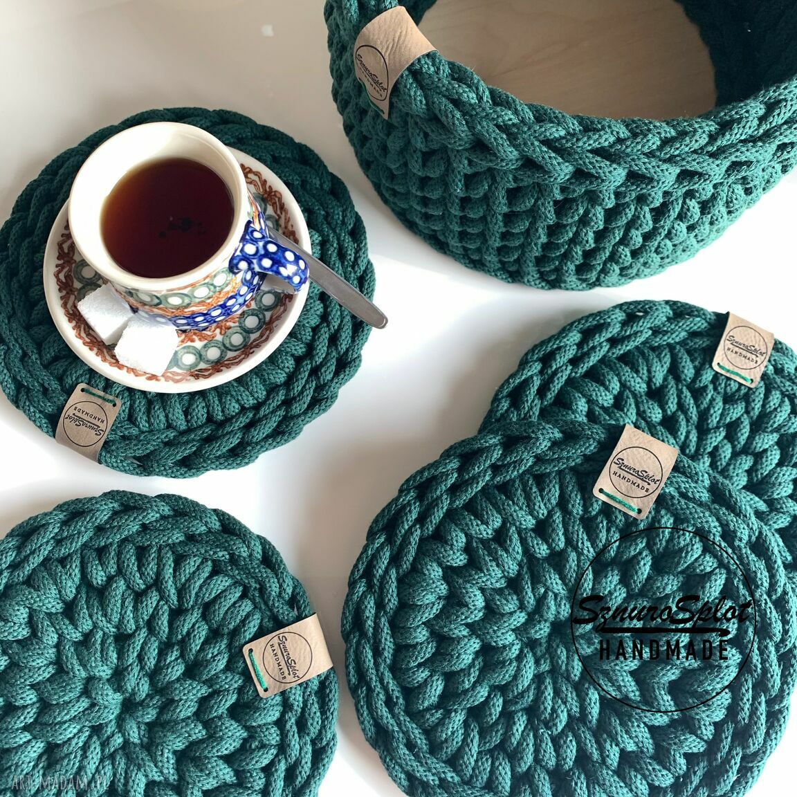 Podkładki pod kubki handmade - komplet 4 szt. i koszyczek na stół