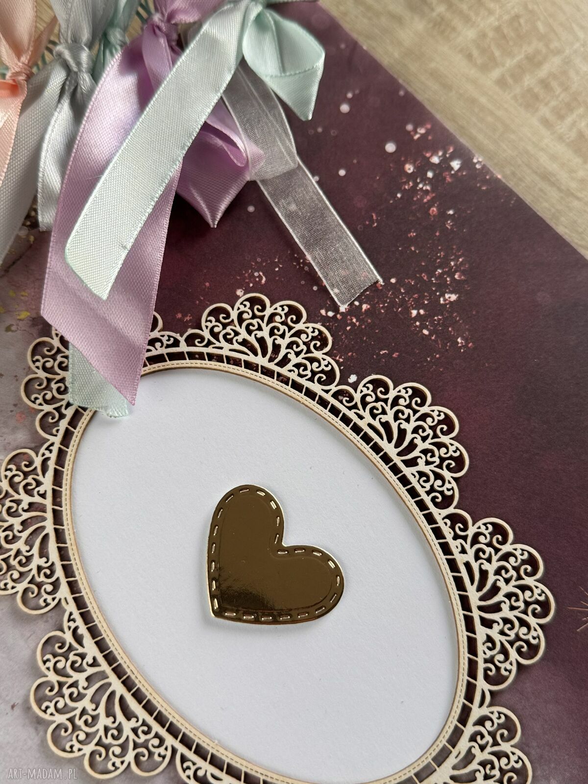 Album z sercem - ręcznie robiona pamiątka ślubna w stylu scrapbooking
