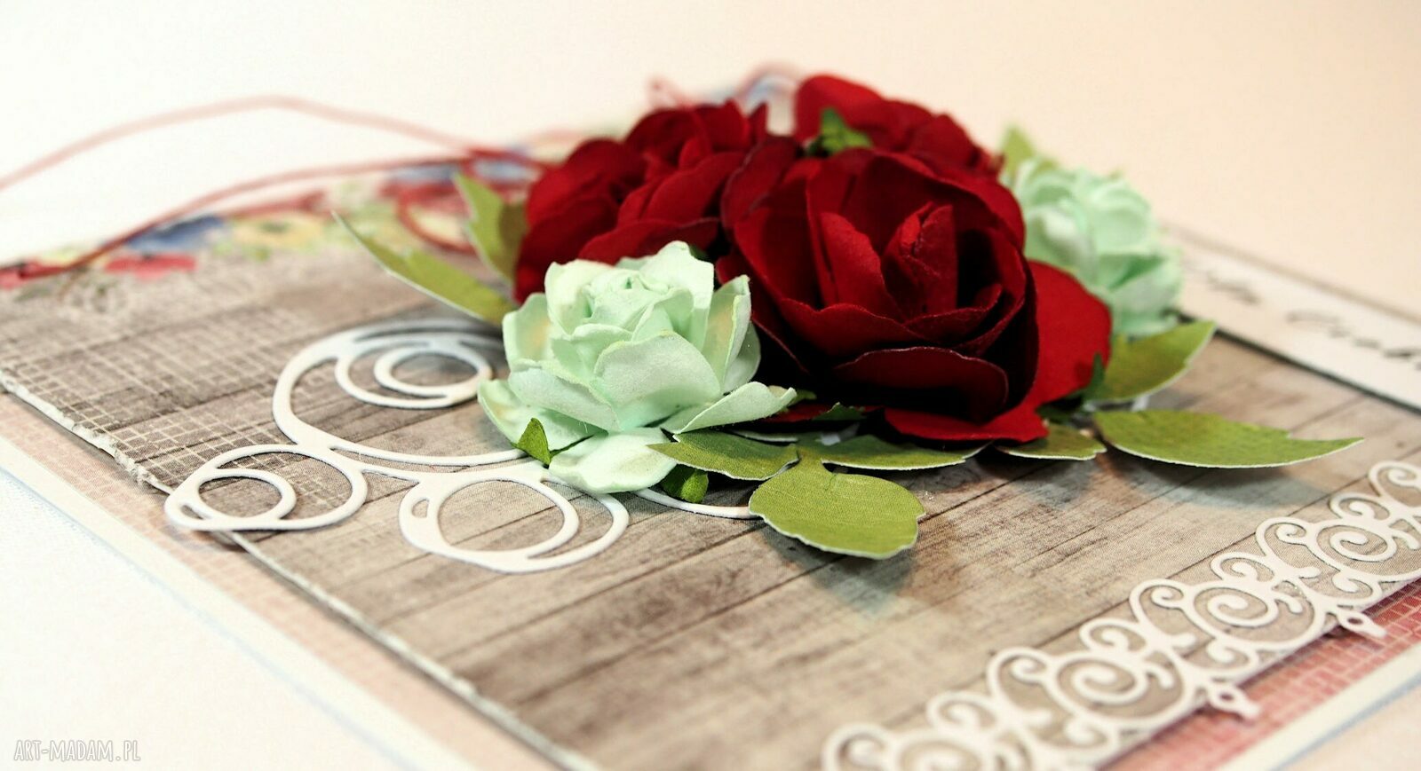 Ręcznie robiona kartka scrapbooking Czerwone Róże 3D w pudełku