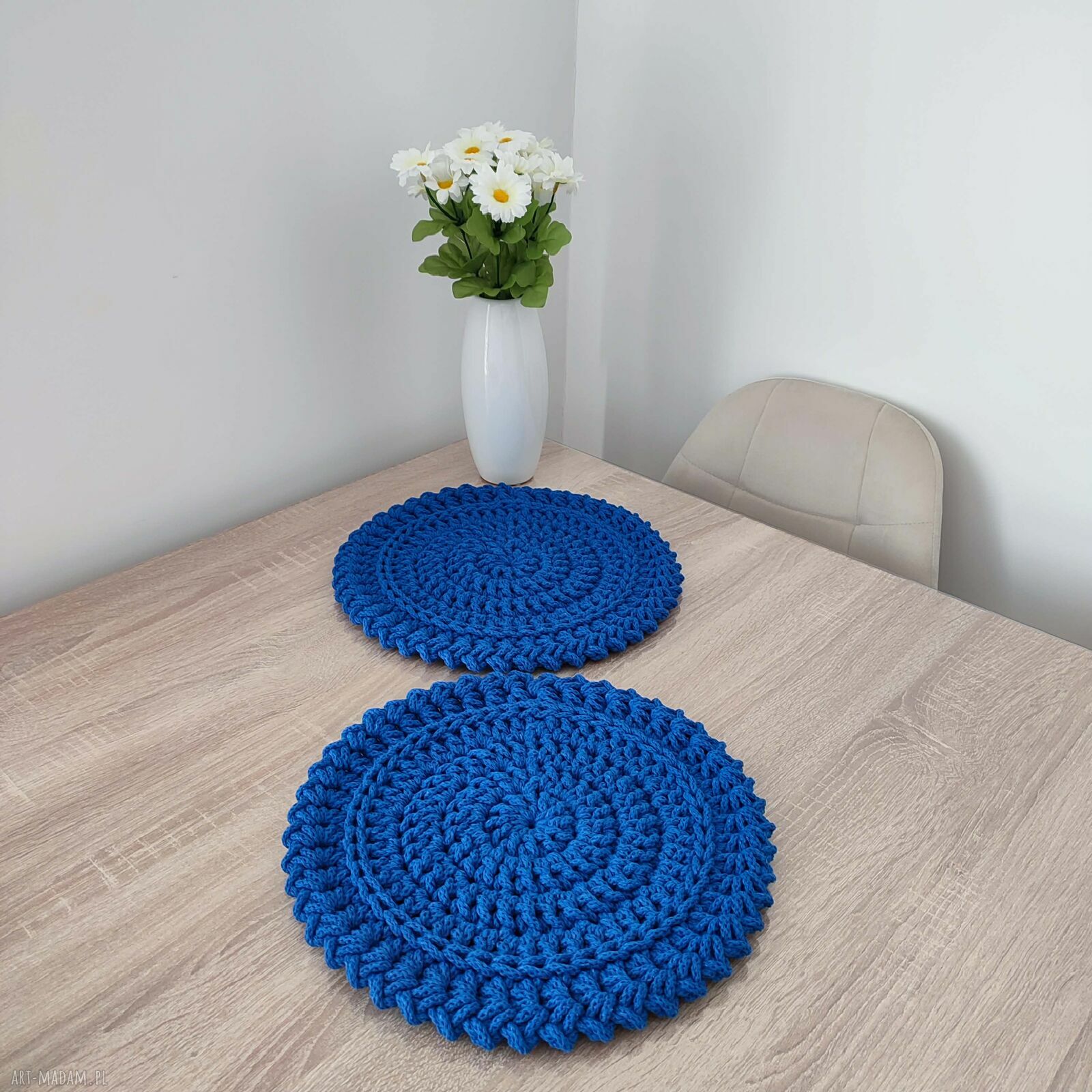 Ręcznie szydełkowana podkładka boho 32 cm ze sznurka bawełnianego