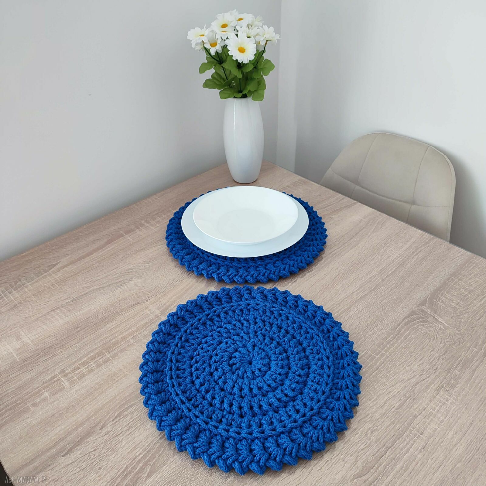 Ręcznie szydełkowana podkładka boho 32 cm ze sznurka bawełnianego