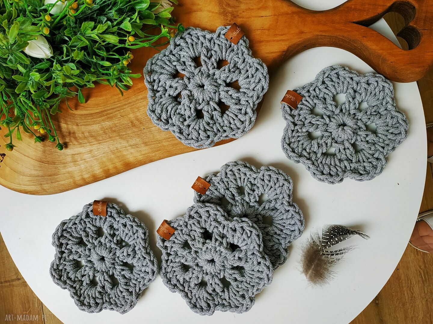 Koronkowe podkładki pod kubek - kwiatek ze sznurka bawełnianego (12 cm)