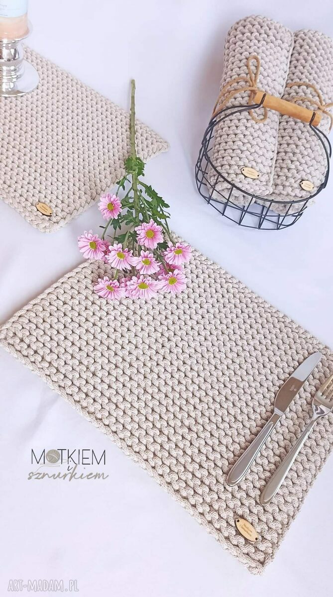 Podkładka na stół Blaise 25/35 cm z bawełnianego sznurka - ręcznie robiona