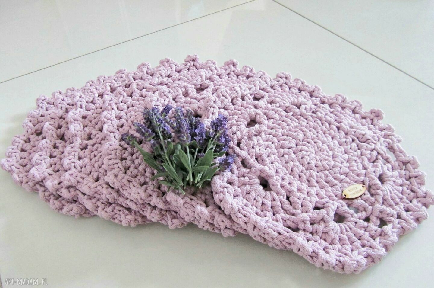 Ręcznie szydełkowana podkładka na stół 26 cm pod kubek w brudnym różu