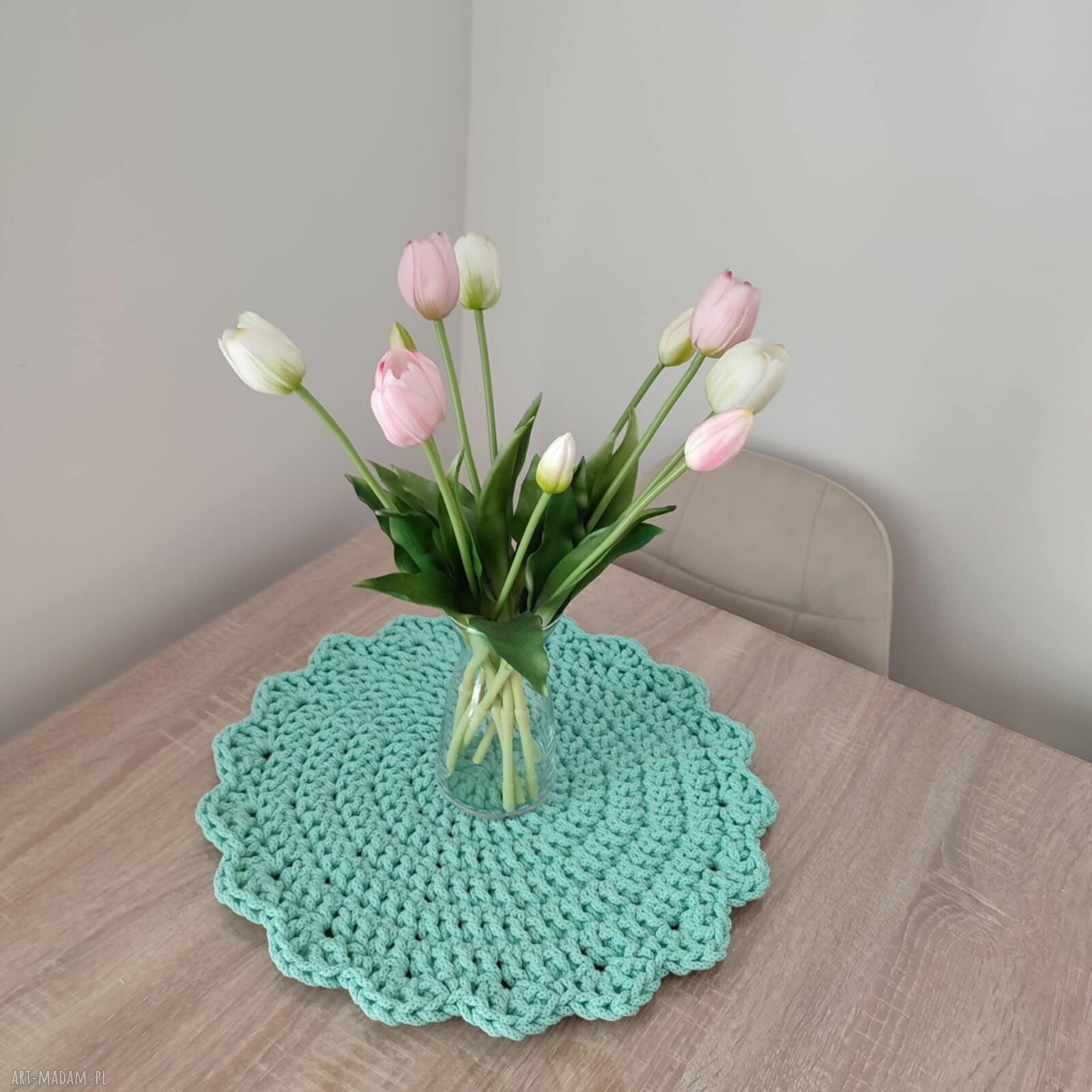 Podkładka na stolik ze sznurka bawełnianego szydełkowa 42 cm