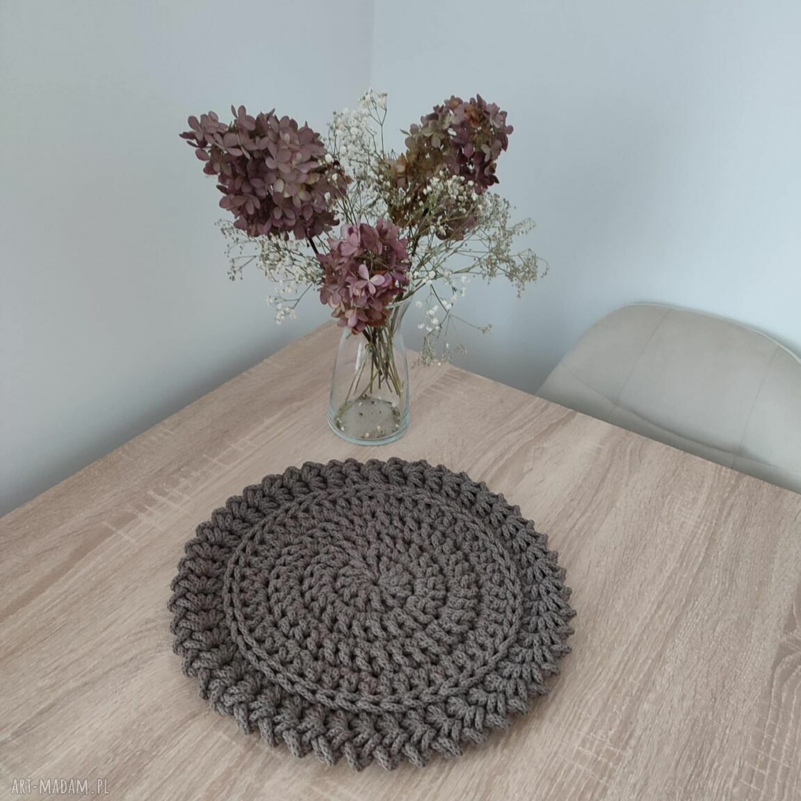 Podkładka okrągła szydełkowa 32 cm ze sznurka bawełnianego