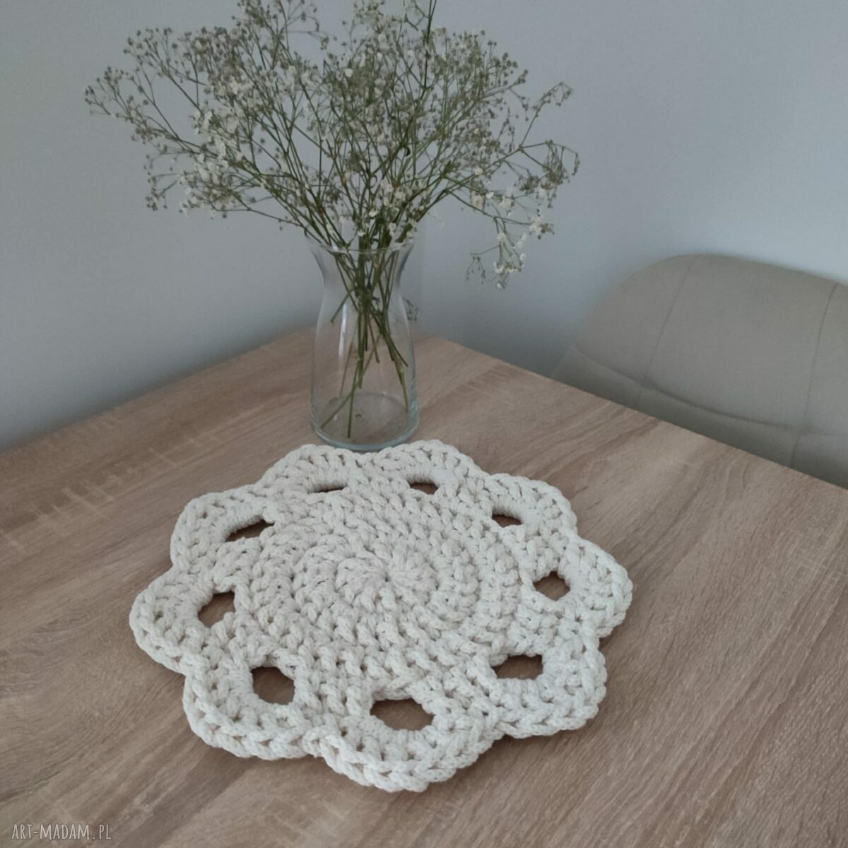 Podkładka okrągła ze sznurka 30 cm szydełkowana - ecru