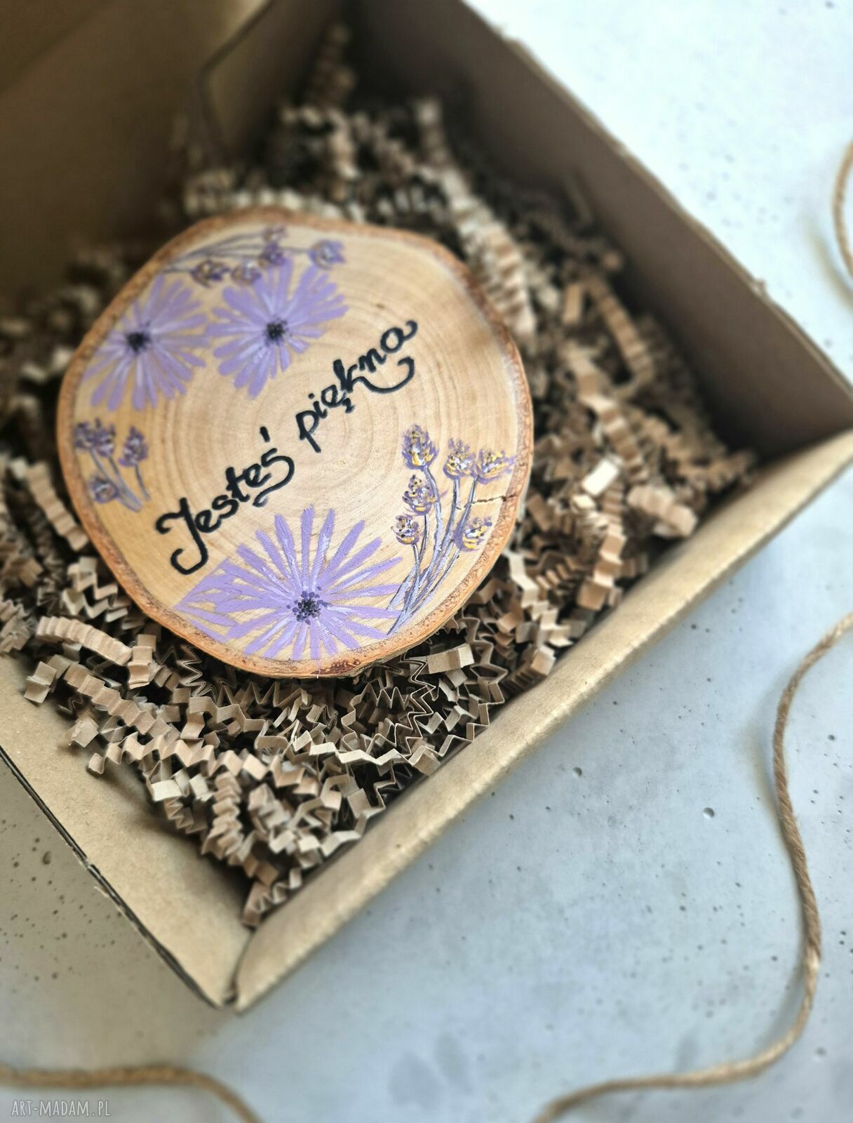 Podkładka pod kubek „Jesteś piękna” z astrami - rustykalna handmade