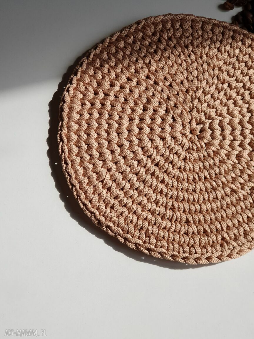 Beżowa podkładka pod filiżankę, kubeczek i talerzyk - 22 cm