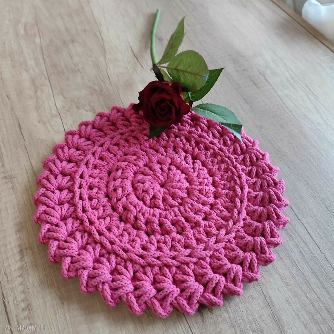 Podkładka pod kubek ze sznurka szydełkowa 26 cm