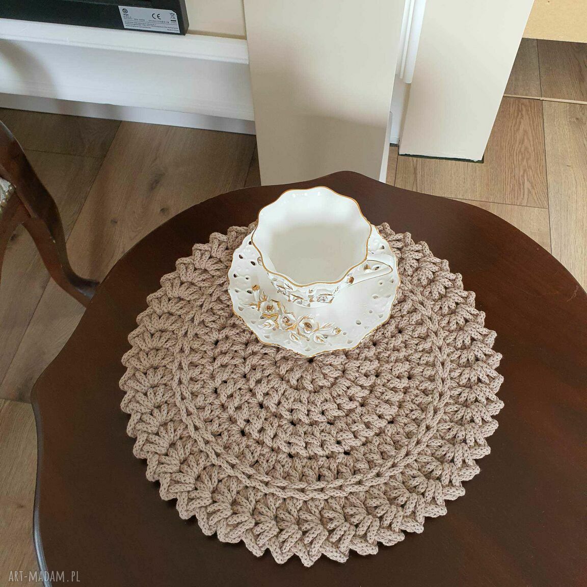 Podkładka szydełkowa boho ze sznurka 32 cm