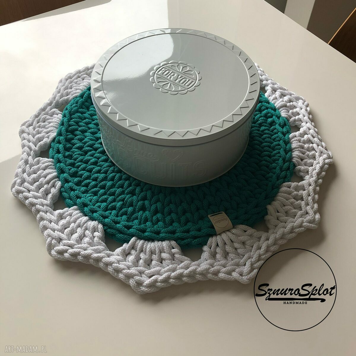 Podkładka szydełkowa na stół - średnica 42 cm
