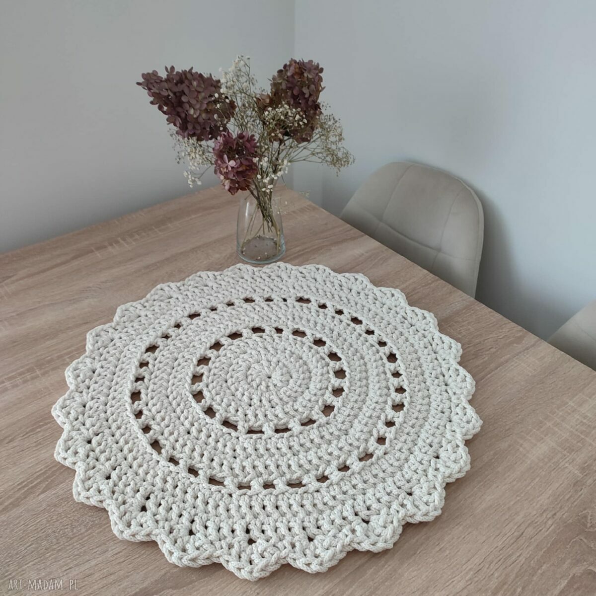 Podkładka szydełkowa na stolik 55 cm ze sznurka (boho)
