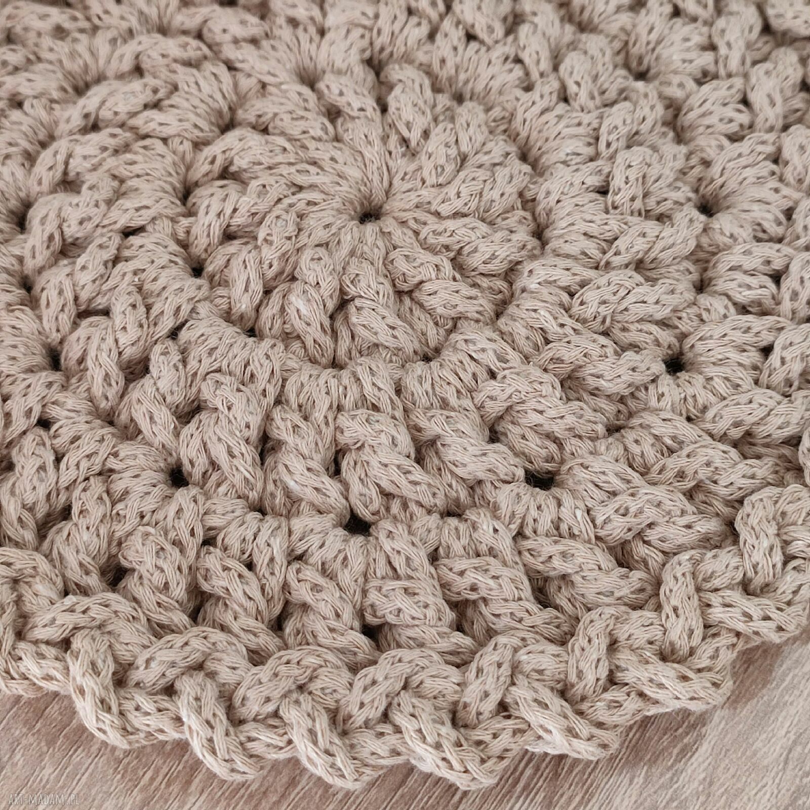 Podkładka szydełkowa pod kubki ze sznurka, okrągła 20 cm