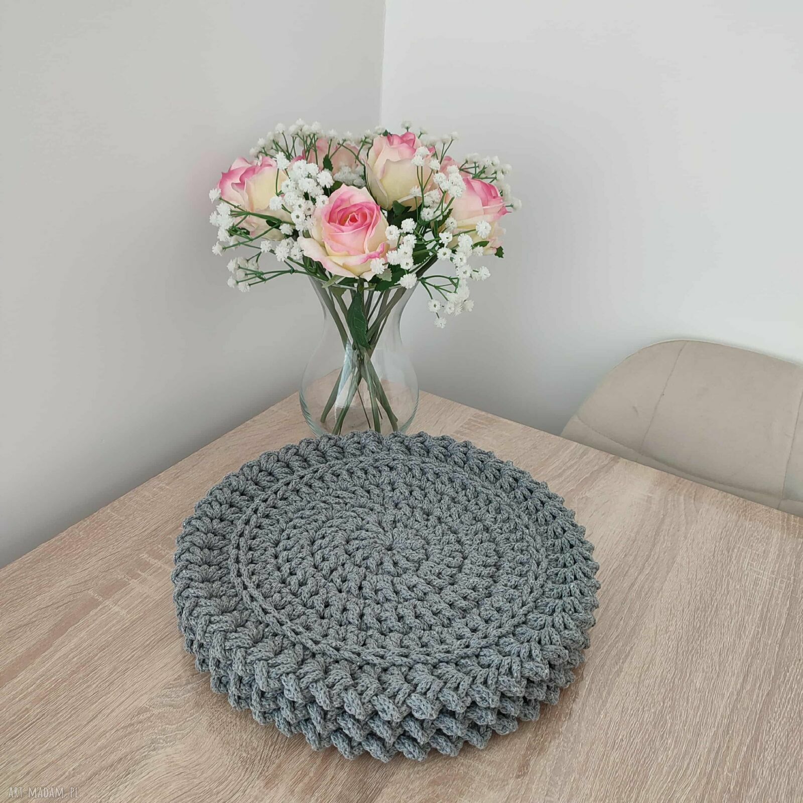 Okrągła podkładka szydełkowa 32 cm ze sznurka bawełnianego