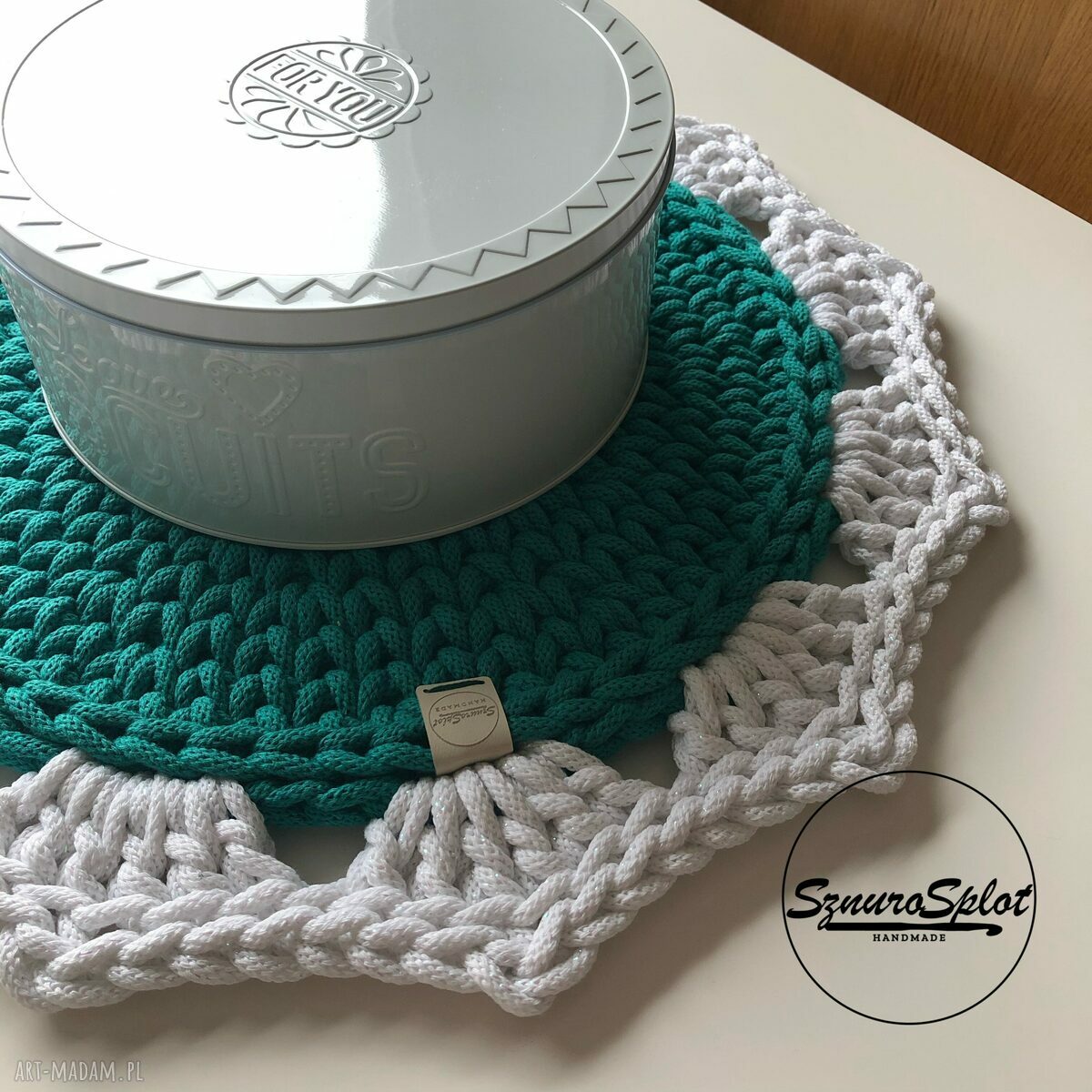 Podkładka szydełkowa na stół - średnica 42 cm