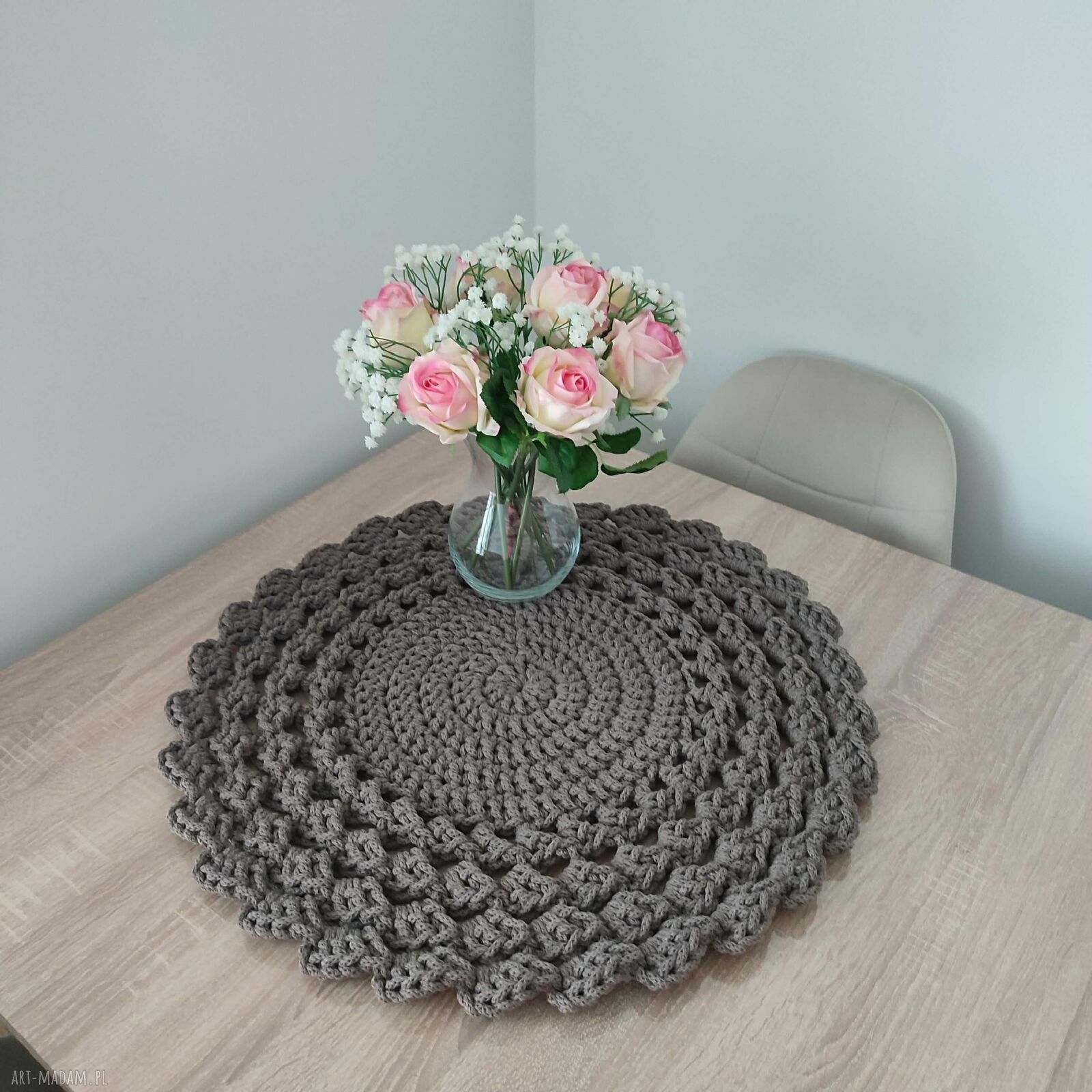Podkładka szydełkowa ze sznurka 60 cm - ręcznie robiona okrągła do jadalni i salonu