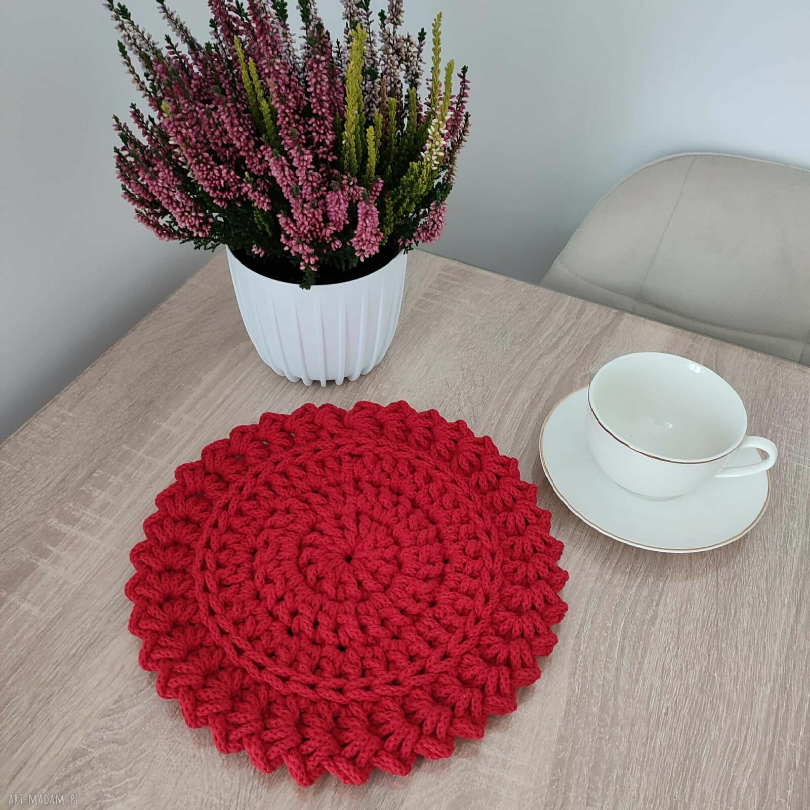Podkładka ze sznurka bawełnianego szydełkowa boho 26 cm