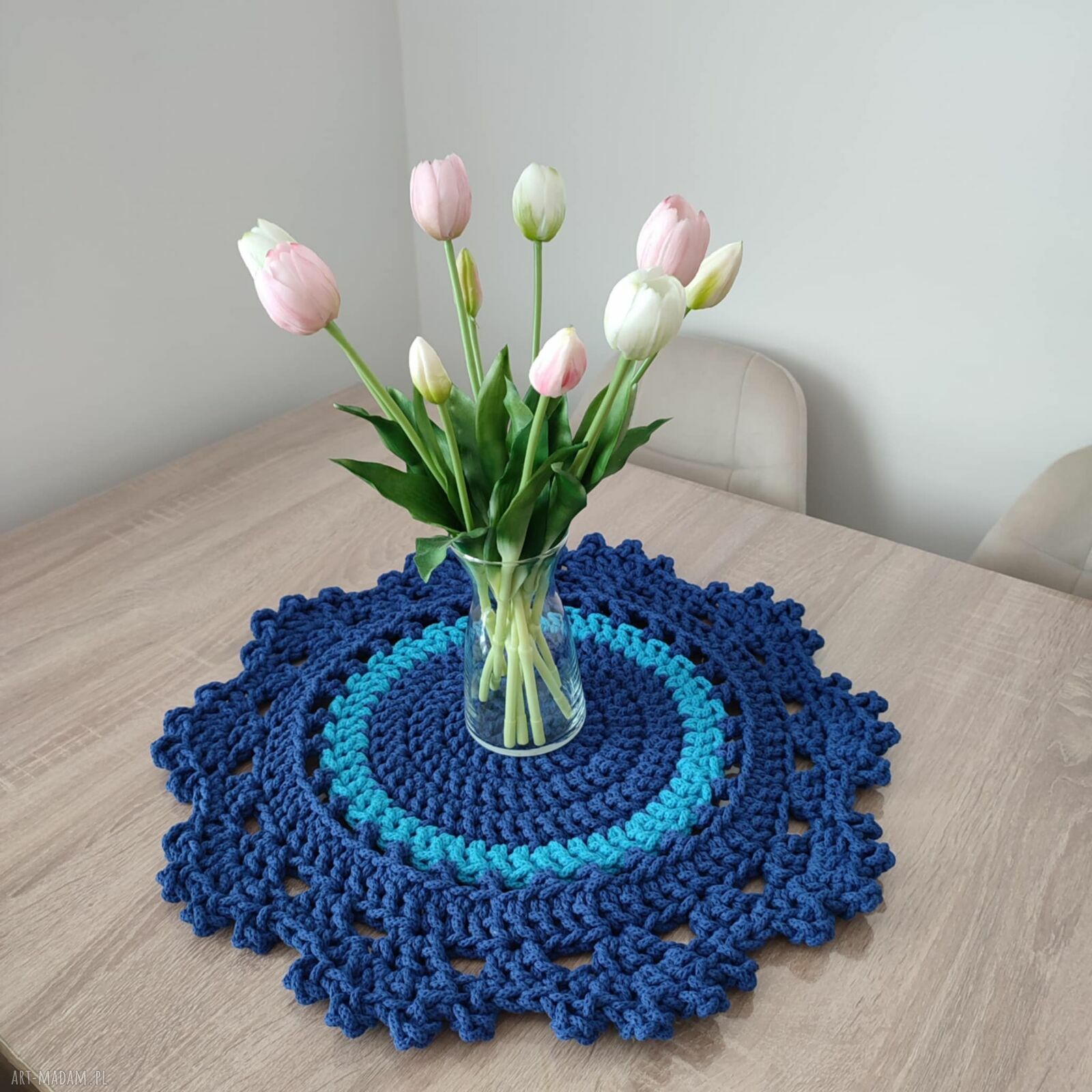 Okrągła podkładka szydełkowa ze sznurka 50 cm - boho