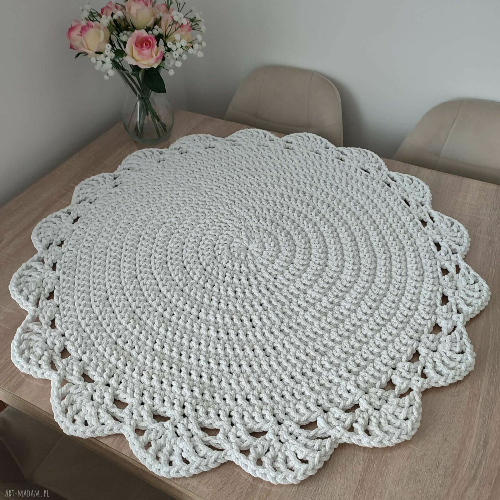 Okrągła podkładka szydełkowa z bawełnianego sznurka 80 cm