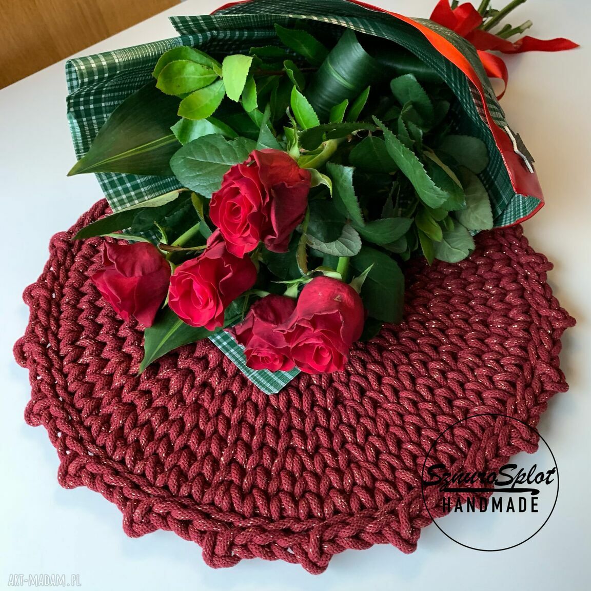 Podkładka ze sznurka ze złotym akcentem, 42 cm